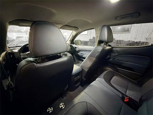 Used 2017 Chevrolet Colorado Z71 image 9