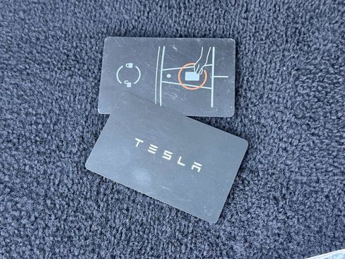 Used 2022 Tesla Model X image 21