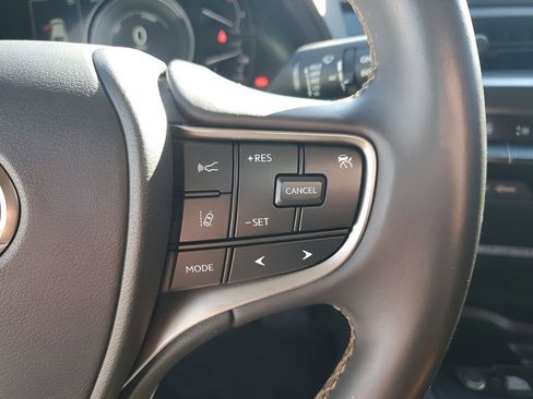 Used 2021 Lexus UX 250h image 36