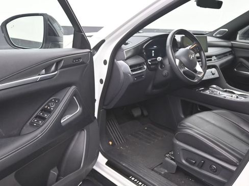Used 2025 INFINITI QX60 Luxe w/ Black Edition FWD image 11