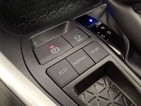 Used 2025 Toyota RAV4 XLE w/ Convenience Package FWD image 28