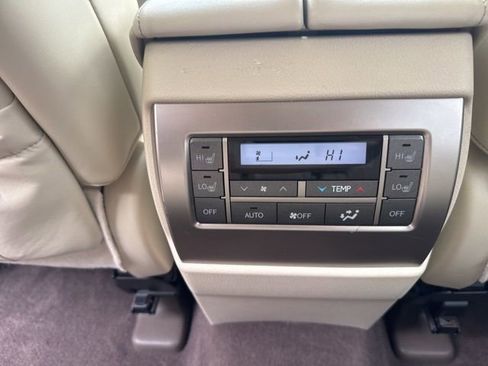 Used 2018 Lexus GX 460 Premium w/ Premium Package image 31