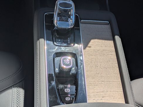 New 2026 Volvo XC90 B5 Core AWD/4WD image 14