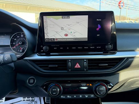 Used 2024 Kia Forte GT-Line w/ GT-Line Premium Package image 10