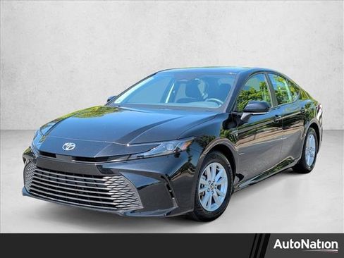 Used 2025 Toyota Camry LE FWD image 1