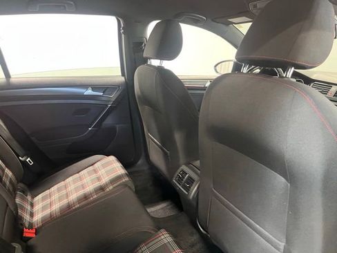 Used 2018 Volkswagen Golf 4-Door image 14