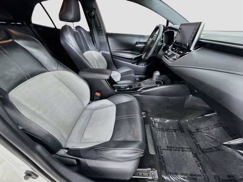 Certified 2019 Toyota Corolla XSE FWD image 31