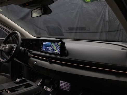 Used 2024 Nissan Ariya FWD image 15