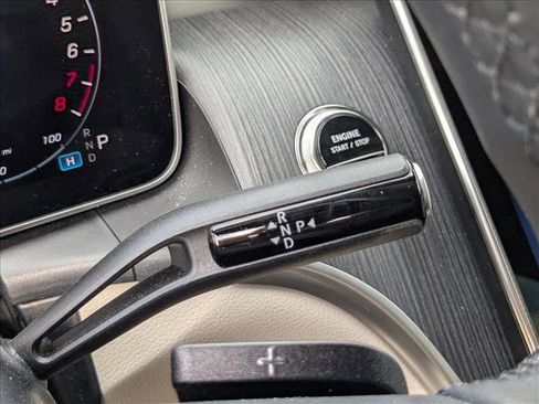 Used 2025 Mercedes-Benz GLC 350e GLC 350e image 13