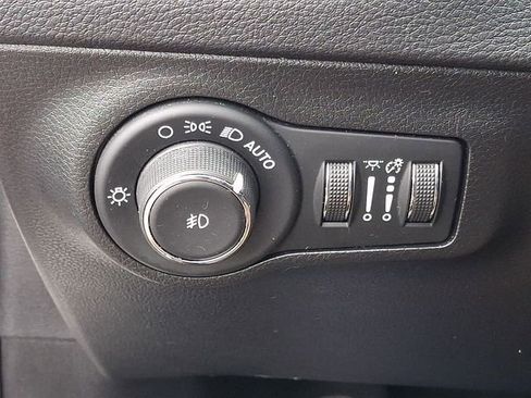 Used 2020 Jeep Compass Latitude AWD/4WD image 23