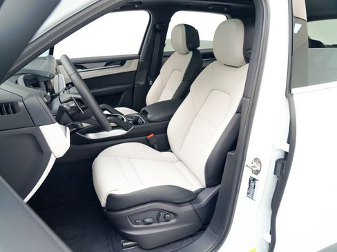 New 2026 Porsche Cayenne image 5
