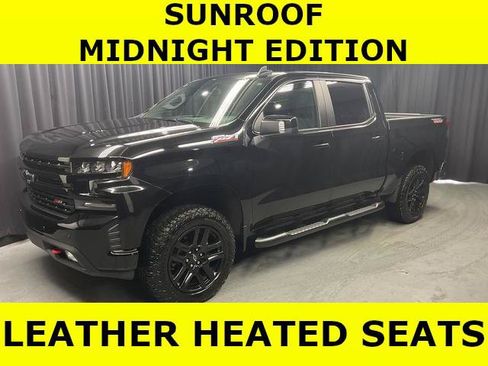 Used 2020 Chevrolet Silverado 1500 LT Trail Boss w/ Midnight Edition AWD/4WD image 2