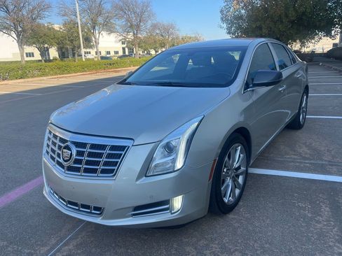 Used 2013 Cadillac XTS Luxury image 4
