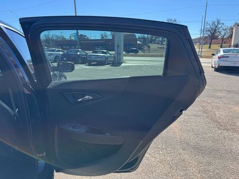 Used 2019 Chevrolet Malibu LS FWD image 16