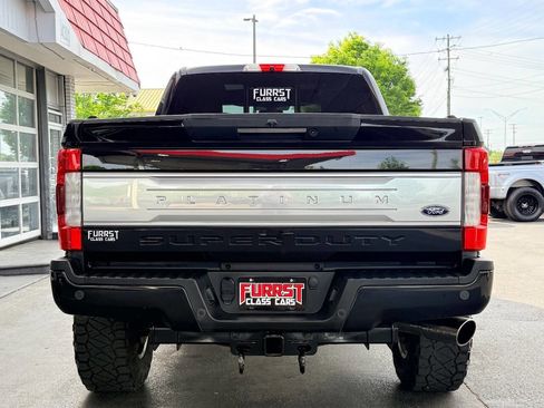 Used 2019 Ford F250 Platinum w/ Platinum Ultimate Package image 4