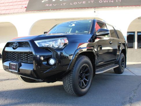 Used 2014 Toyota 4Runner SR5 Premium image 31