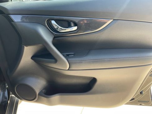 Used 2018 Nissan Rogue S FWD image 26