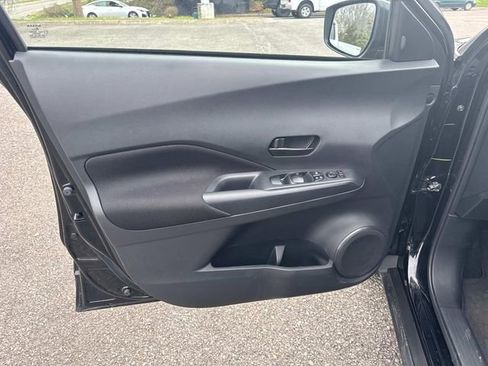 Certified 2025 Nissan Kicks Play S image 20
