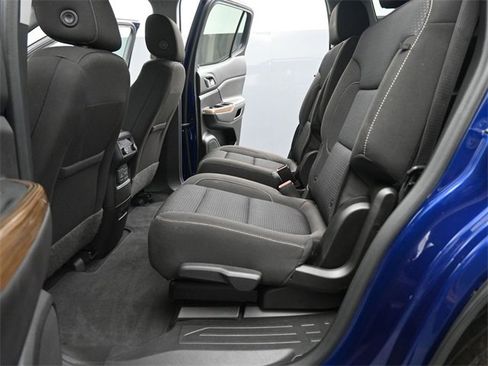 Used 2023 GMC Acadia SLE w/ Driver Convenience Package image 13