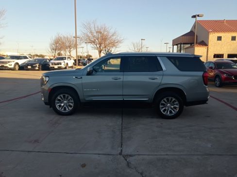 Used 2023 GMC Yukon Denali image 4