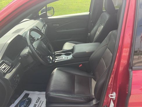 Used 2025 Honda Ridgeline Black Edition image 10