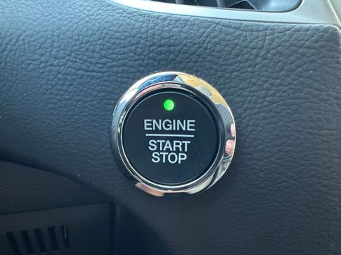 Used 2023 Ford Edge SEL image 22