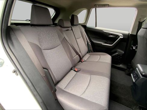 Used 2021 Toyota RAV4 XLE w/ Convenience Package FWD image 19