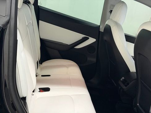 Used 2022 Tesla Model Y Performance image 14