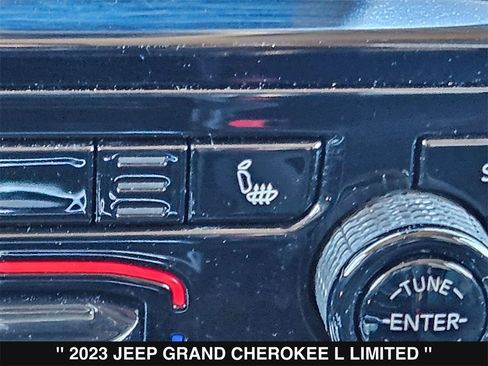 Used 2023 Jeep Grand Cherokee L Limited w/ Black Appearance Package image 22