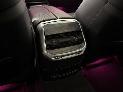 Used 2025 BMW 740i RWD image 27