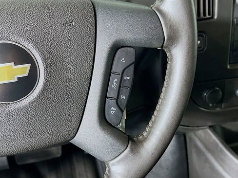 Used 2020 Chevrolet Express 3500 w/ Driver Convenience Package RWD image 31