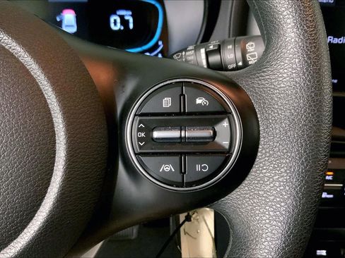 Certified 2025 Kia Soul LX w/ LX Technology Package FWD image 19