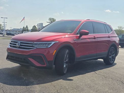 Used 2023 Volkswagen Tiguan SE FWD image 11