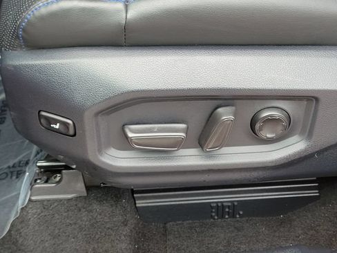 Used 2025 Toyota Tundra Platinum AWD/4WD image 18