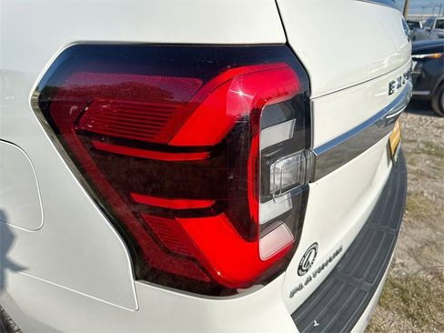 Used 2022 Ford Expedition Platinum image 38