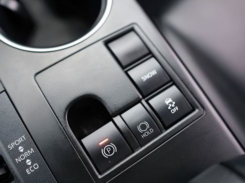 Used 2024 Toyota Highlander XSE FWD image 40
