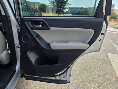 Used 2015 Subaru Forester 2.5i Limited AWD/4WD image 24