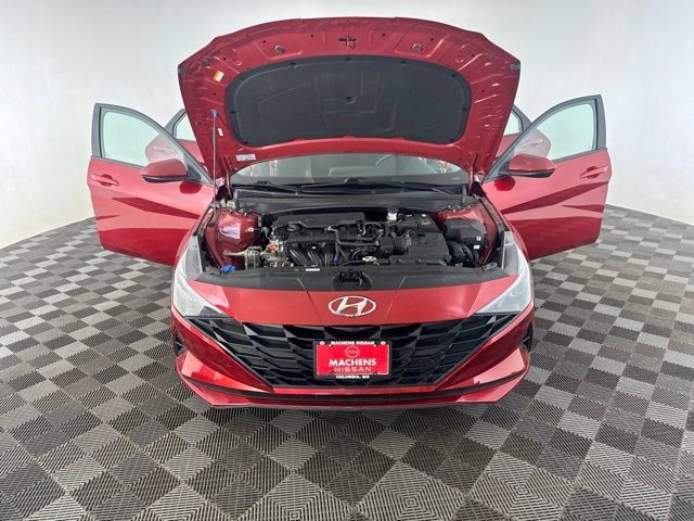 Used 2023 Hyundai Elantra SEL w/ Winter Weather Package FWD image 13