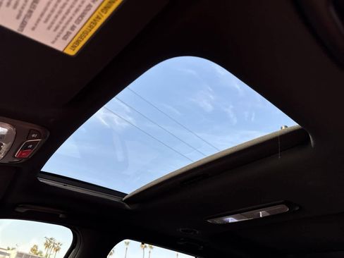 Used 2024 Kia Telluride SX w/ Towing Package image 18