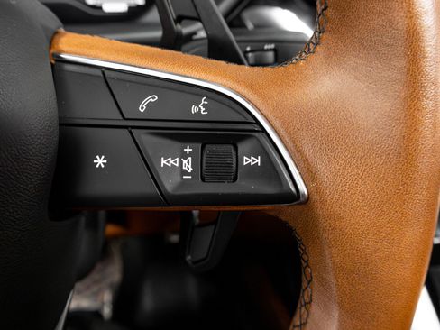 Used 2019 Lamborghini Urus image 70