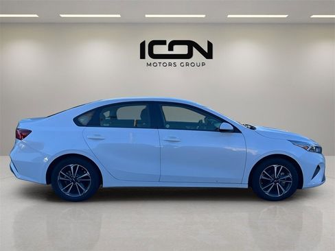 Used 2024 Kia Forte LXS image 6