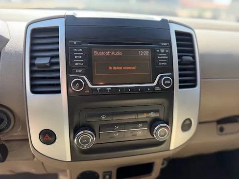 Used 2017 Nissan Frontier SV RWD image 29