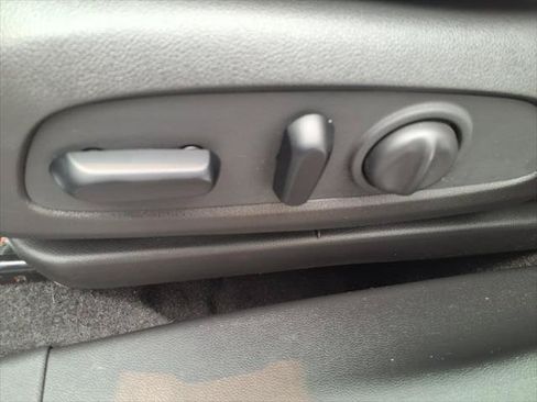 Used 2022 Buick Encore GX Preferred w/ Cold Weather Comfort Package AWD/4WD image 12