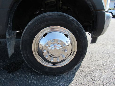 Used 2017 Ford F550 2WD Regular Cab Super Duty image 11