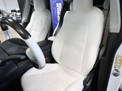 Used 2021 Tesla Model Y Long Range AWD/4WD image 27