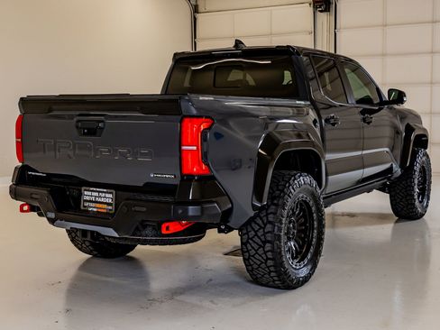 Used 2025 Toyota Tacoma TRD Pro AWD/4WD image 10