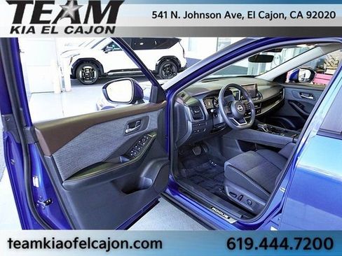 Used 2023 Nissan Rogue SV image 35