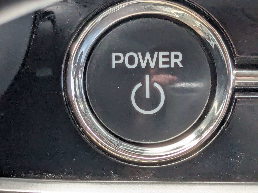 Used 2023 Mitsubishi Outlander 4WD Plug-In Hybrid image 38