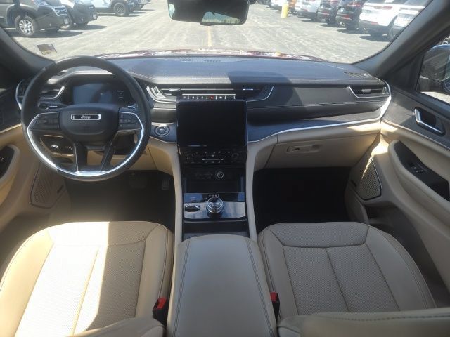 Used 2024 Jeep Grand Cherokee Limited w/ Luxury Tech Group II AWD/4WD image 26