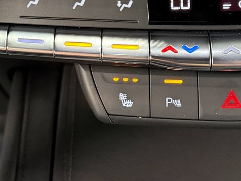 Used 2019 Cadillac XT4 Premium Luxury w/ Driver Awareness Package AWD/4WD image 23